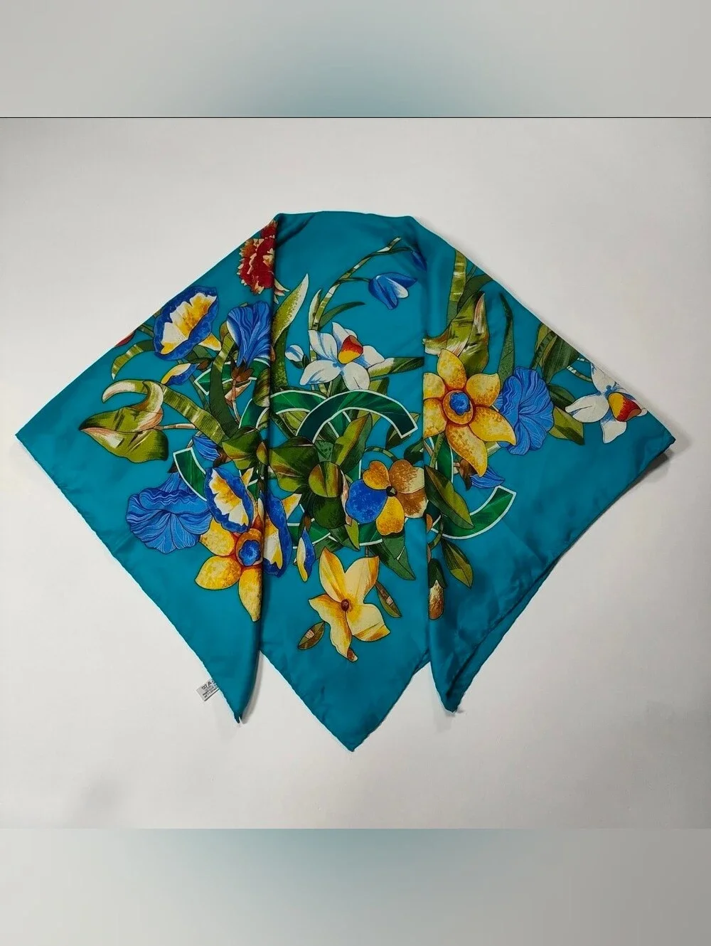 Auth CHANEL CC Turquoise Floral Blooms Silk Scarf